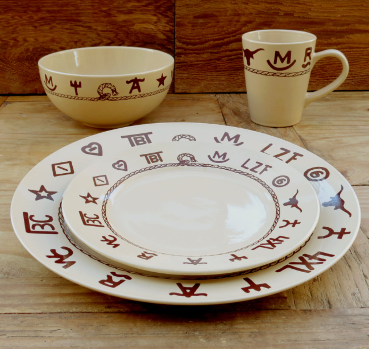 16 Piece Branded Dinnerware Set