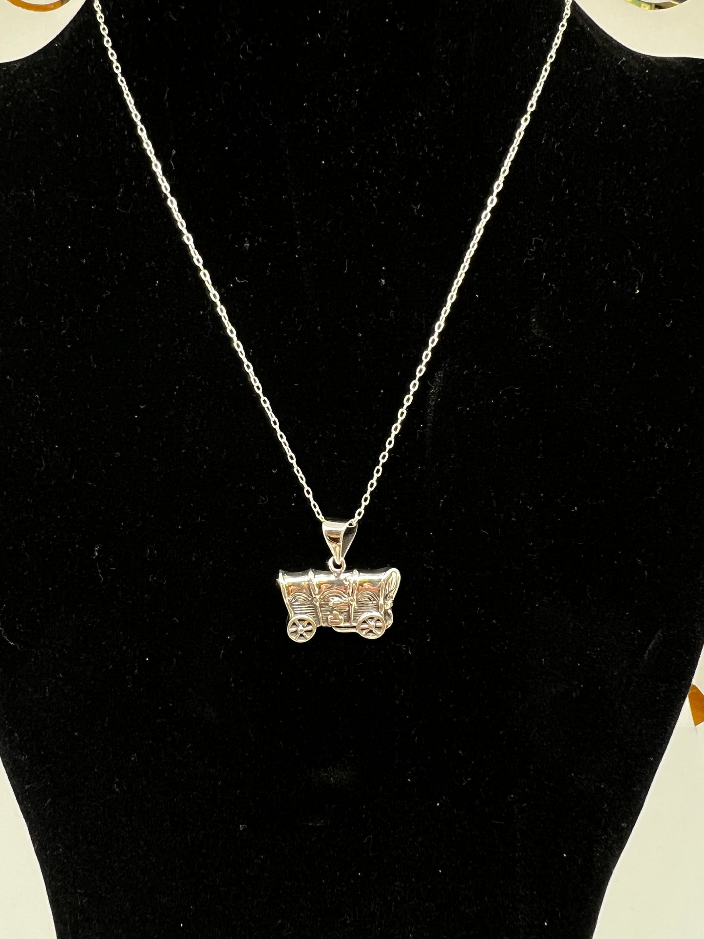 The Wagon Necklace
