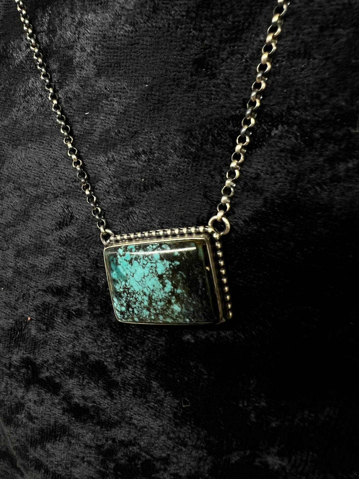 The Helen Bar Necklace