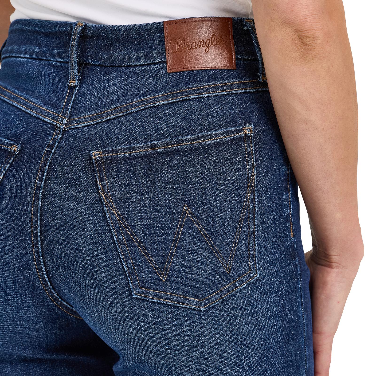 Wrangler® Bespoke Bootcut Jean - High Rise - June (7577)