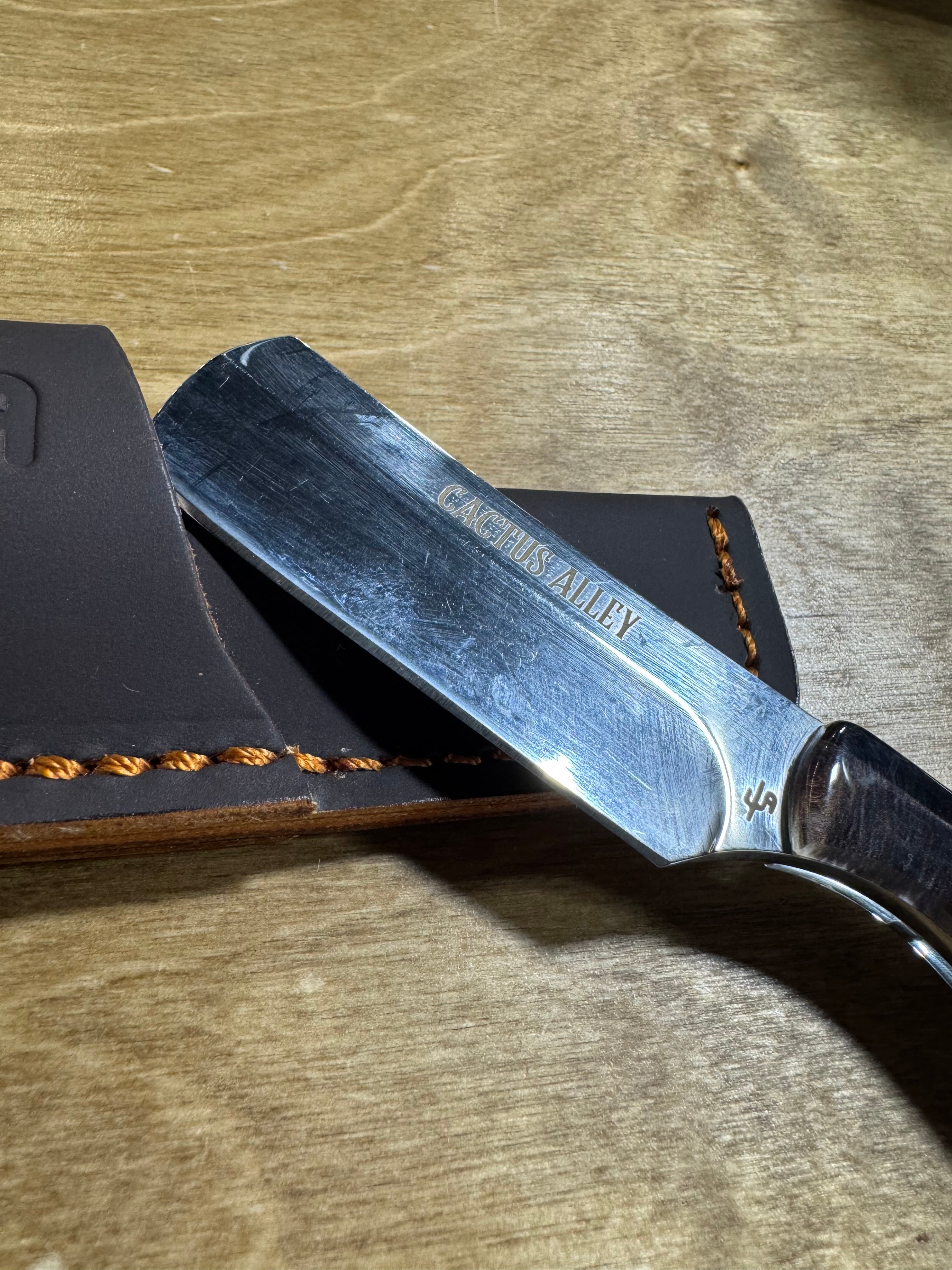 Cactus Alley Cuero Knives