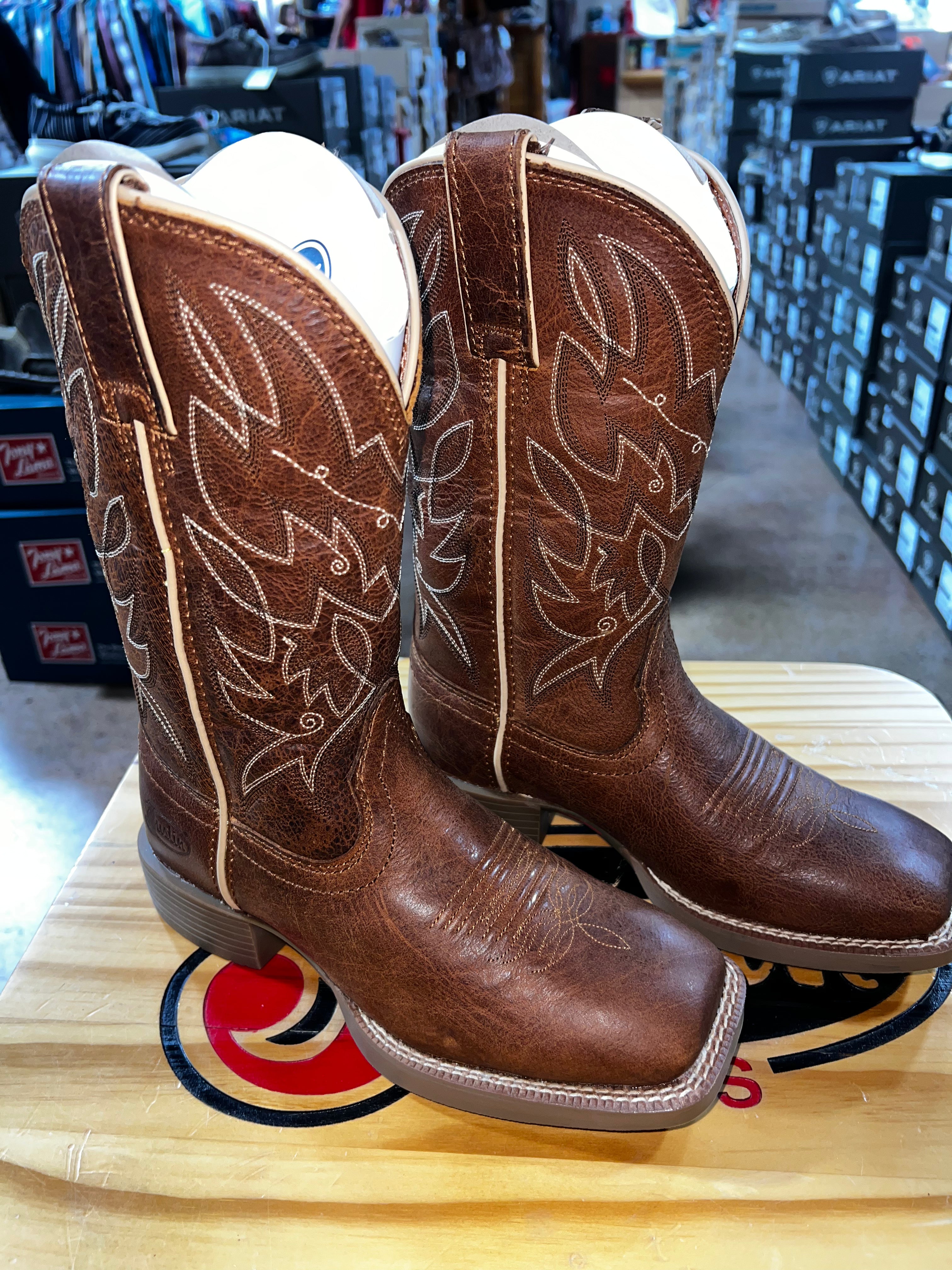 Justin Women’s Halter Roasted Cognac Water Buffalo (SE2800)