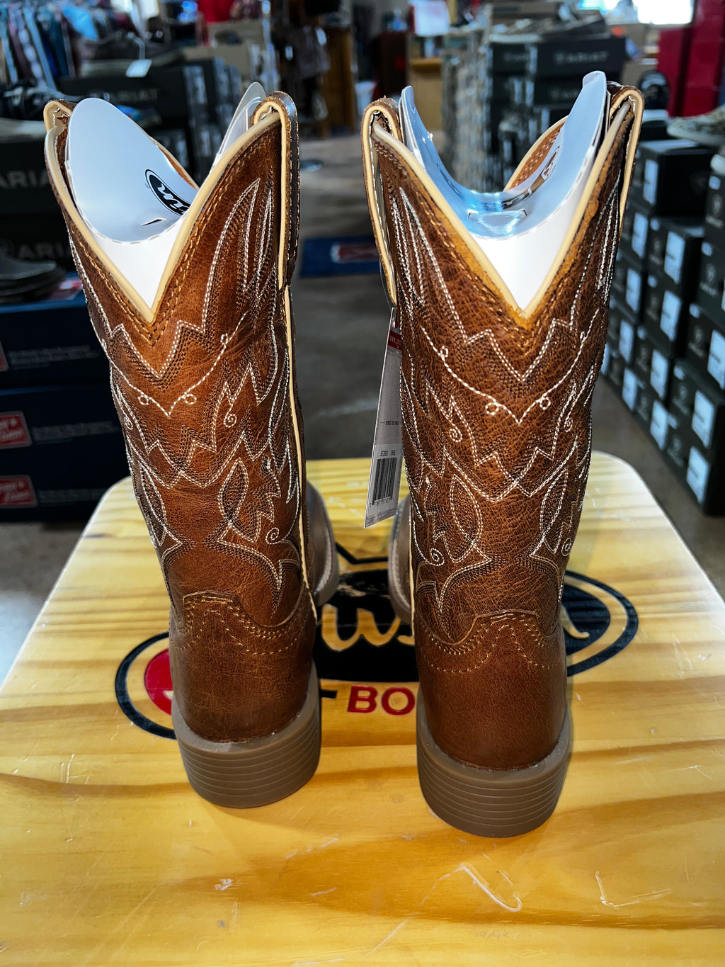 Justin Women’s Halter Roasted Cognac Water Buffalo (SE2800)