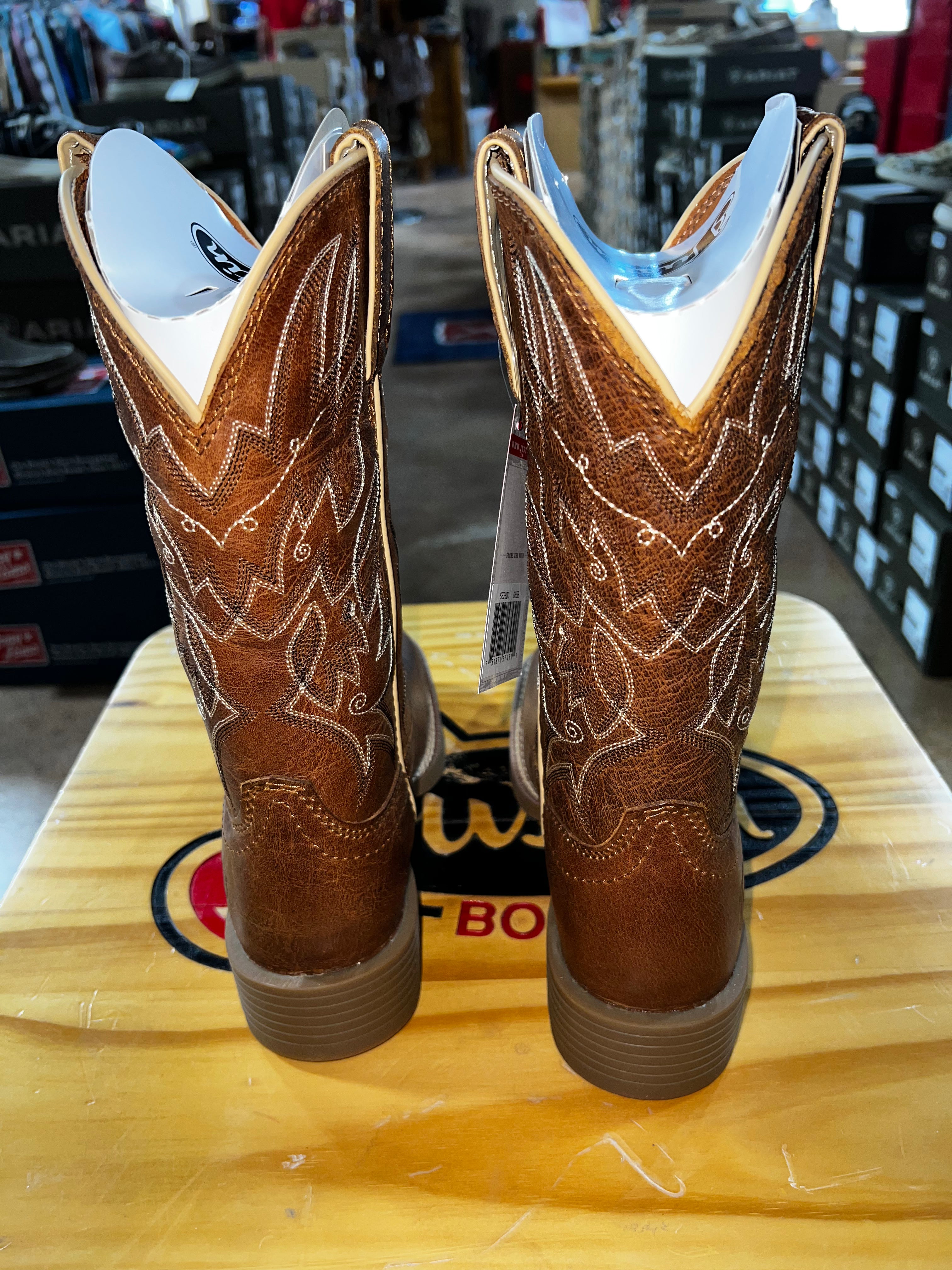 Justin Women’s Halter Roasted Cognac Water Buffalo (SE2800)