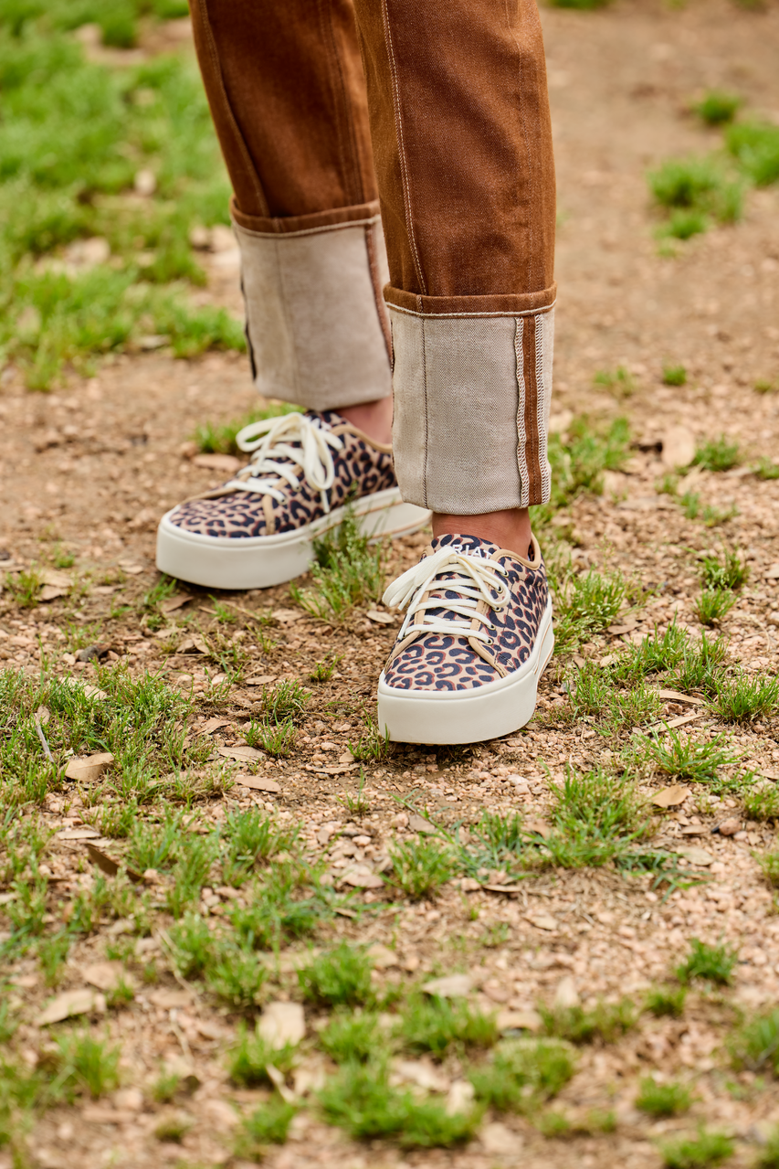 Ariat Pecan Brown Ultra High Rise Relaxed Straight Leg Jean (1722)