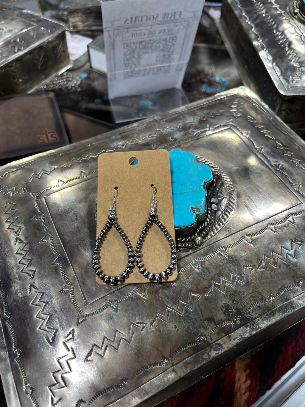 Dante Navajo Pearl Earrings