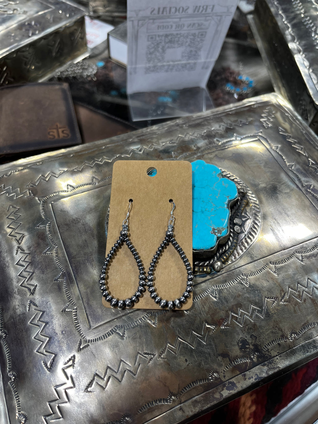 Dante Navajo Pearl Earrings