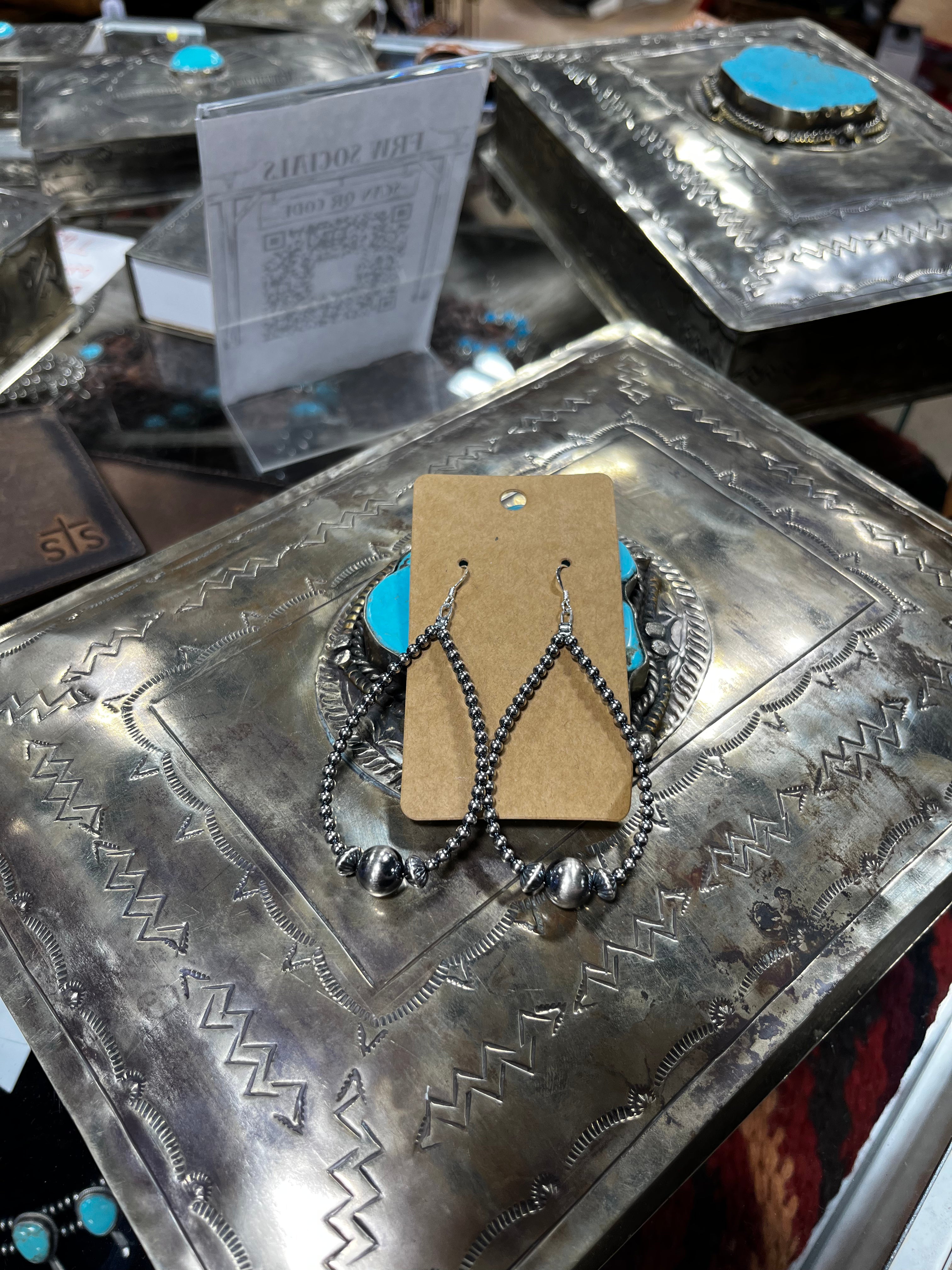 Lizzie Navajo Pearl Earrings