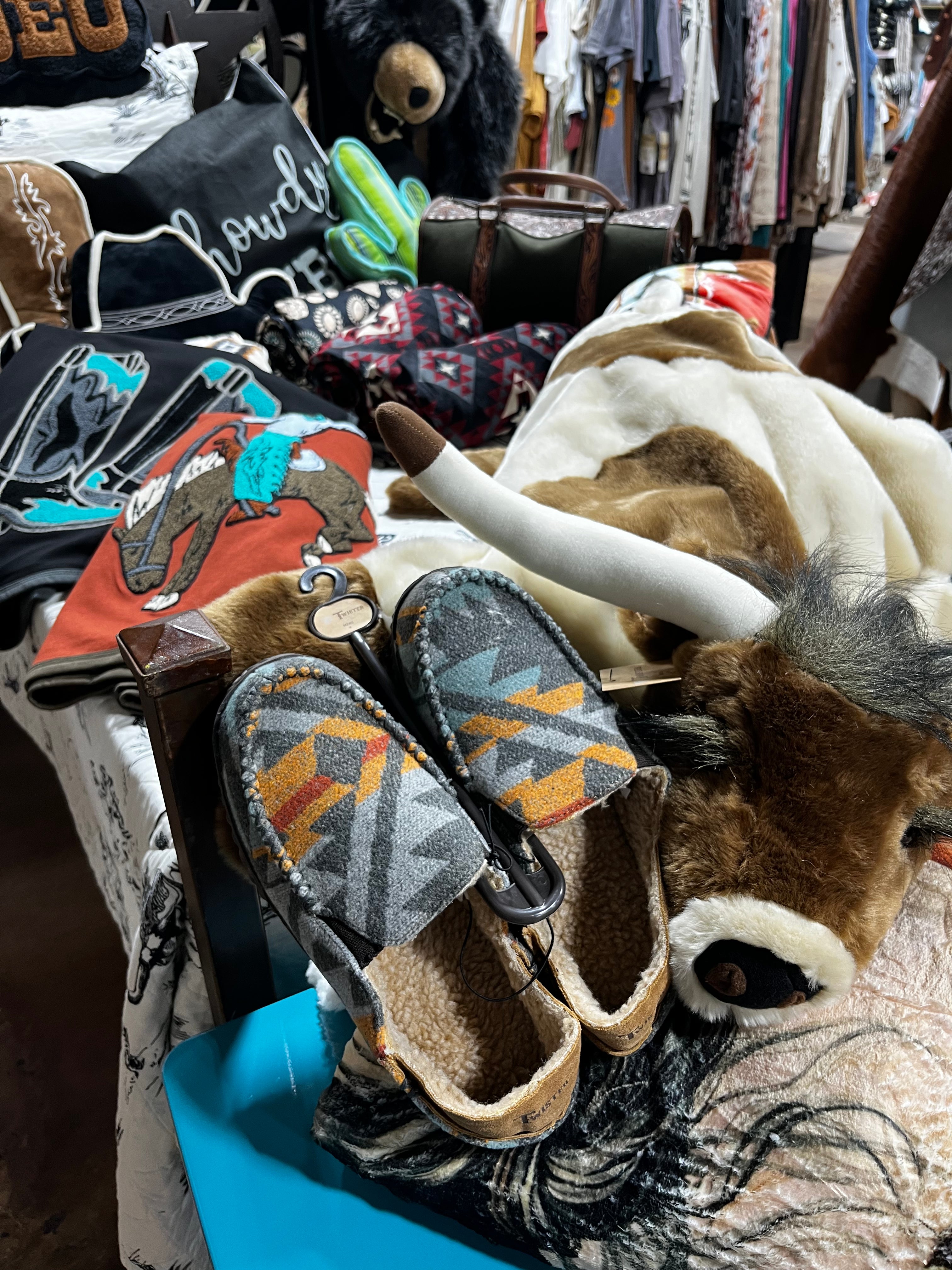 Men’s Aztec House Slippers