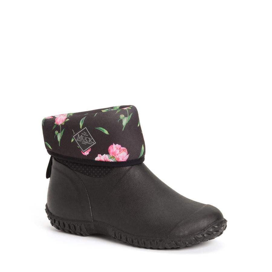 Women’s black muck boot