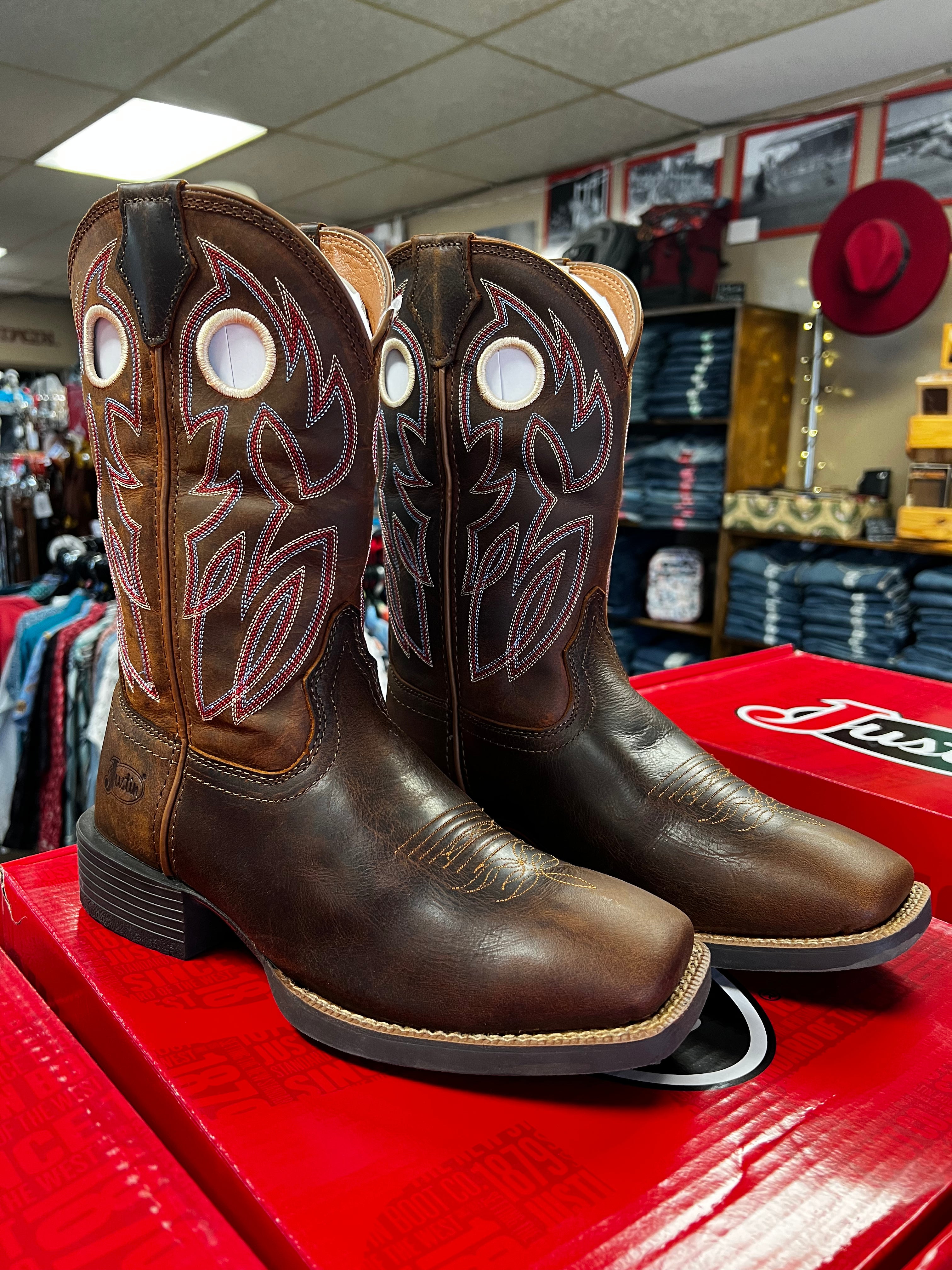 Justin Bowline Pecan Brown Water Buffalo (SE7523)