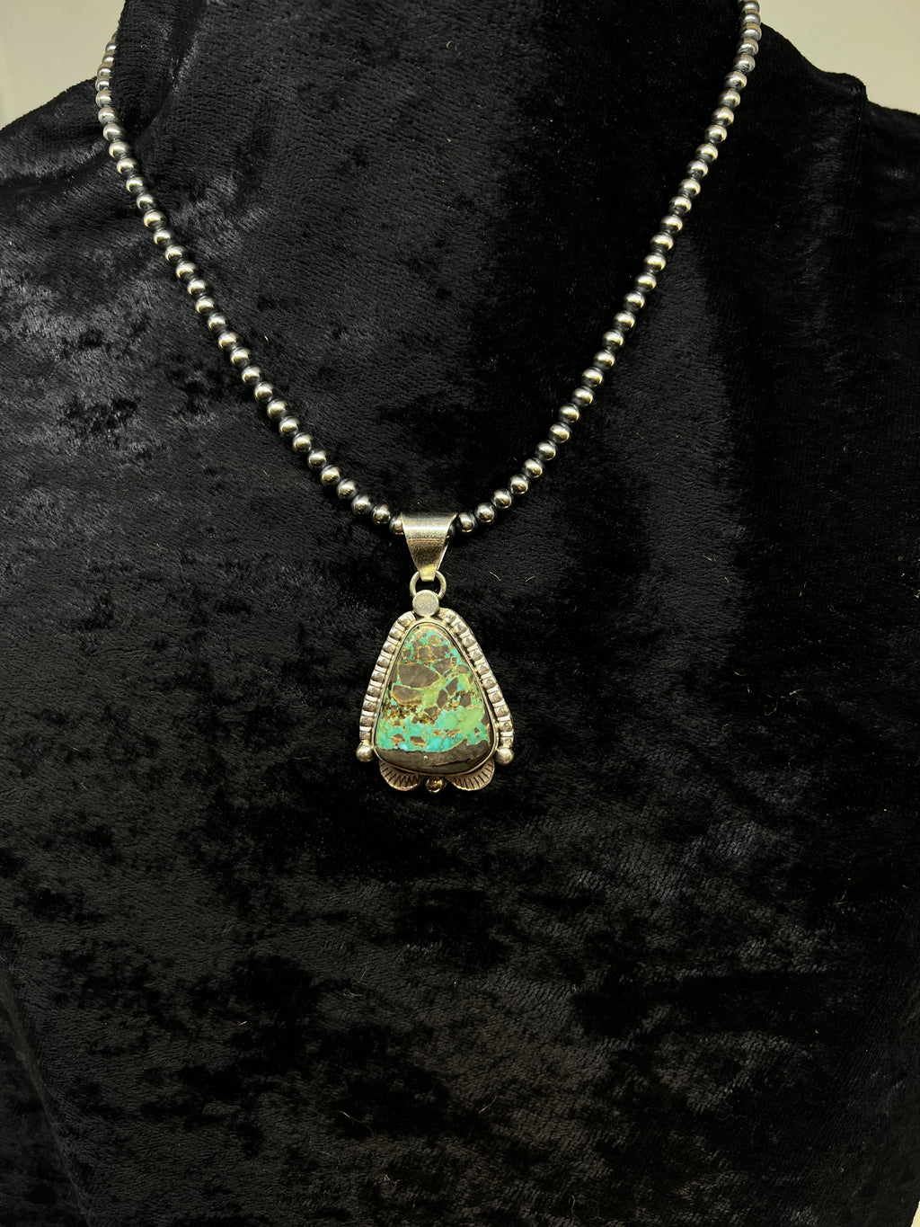 The Tia Pendant