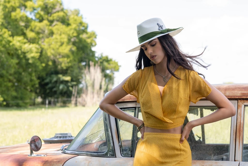 Charlie 1 Horse Hard to Handle Straw