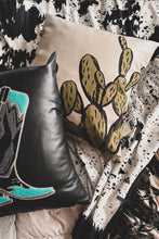Load image into Gallery viewer, Cacti Casa Pillow Cover
