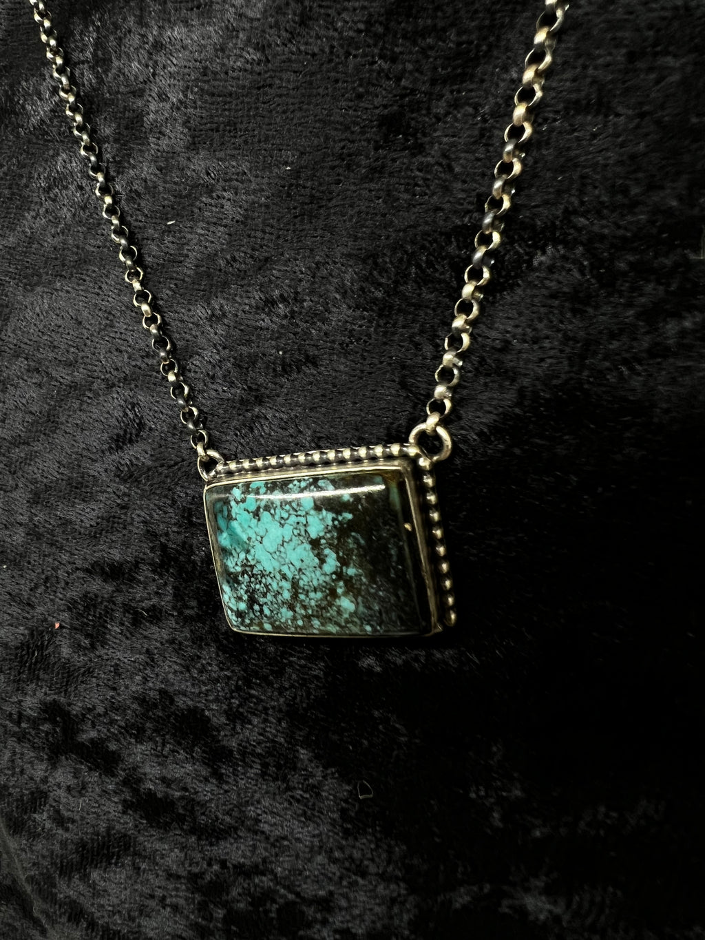 The Helen Bar Necklace