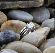 Load image into Gallery viewer, Single Stone Horseshoe Nail Ring
