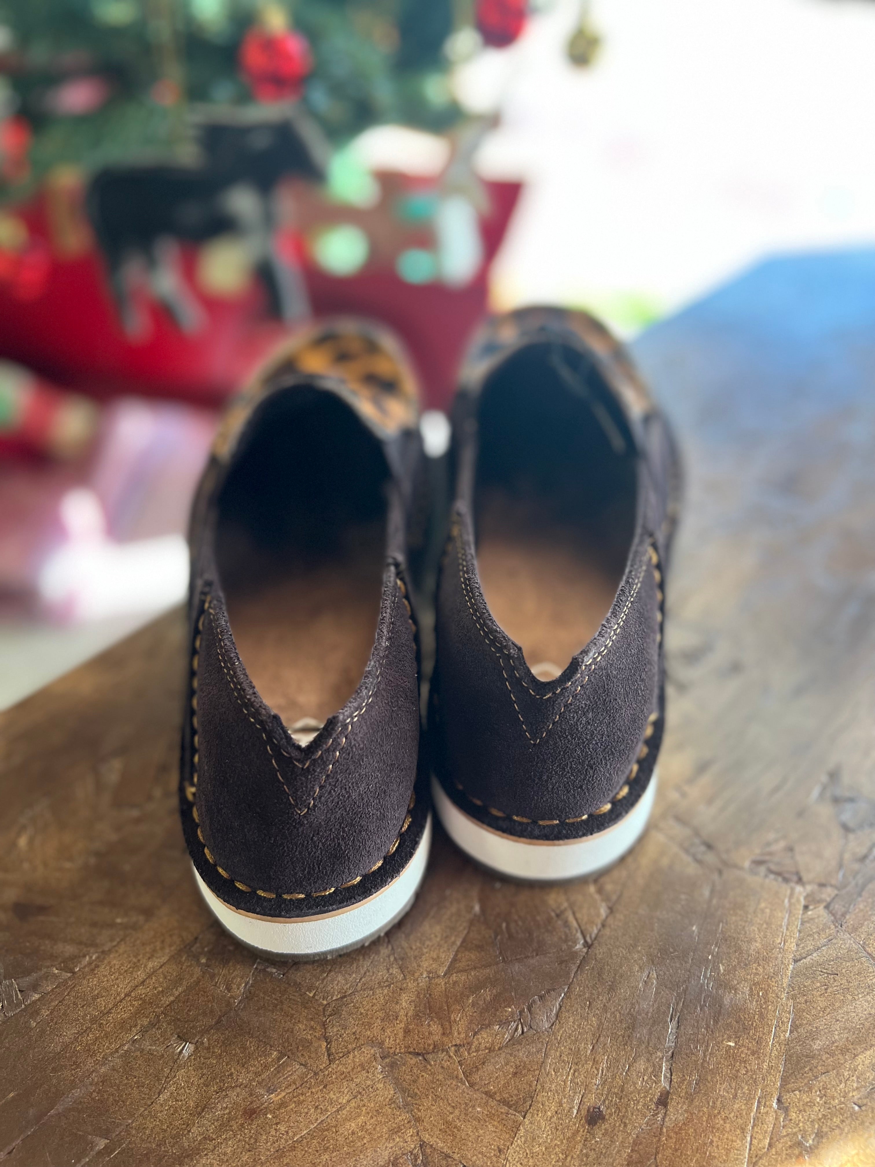 Ariat Women’s Chocolate Suede/ Leopard Hair on Cruiser