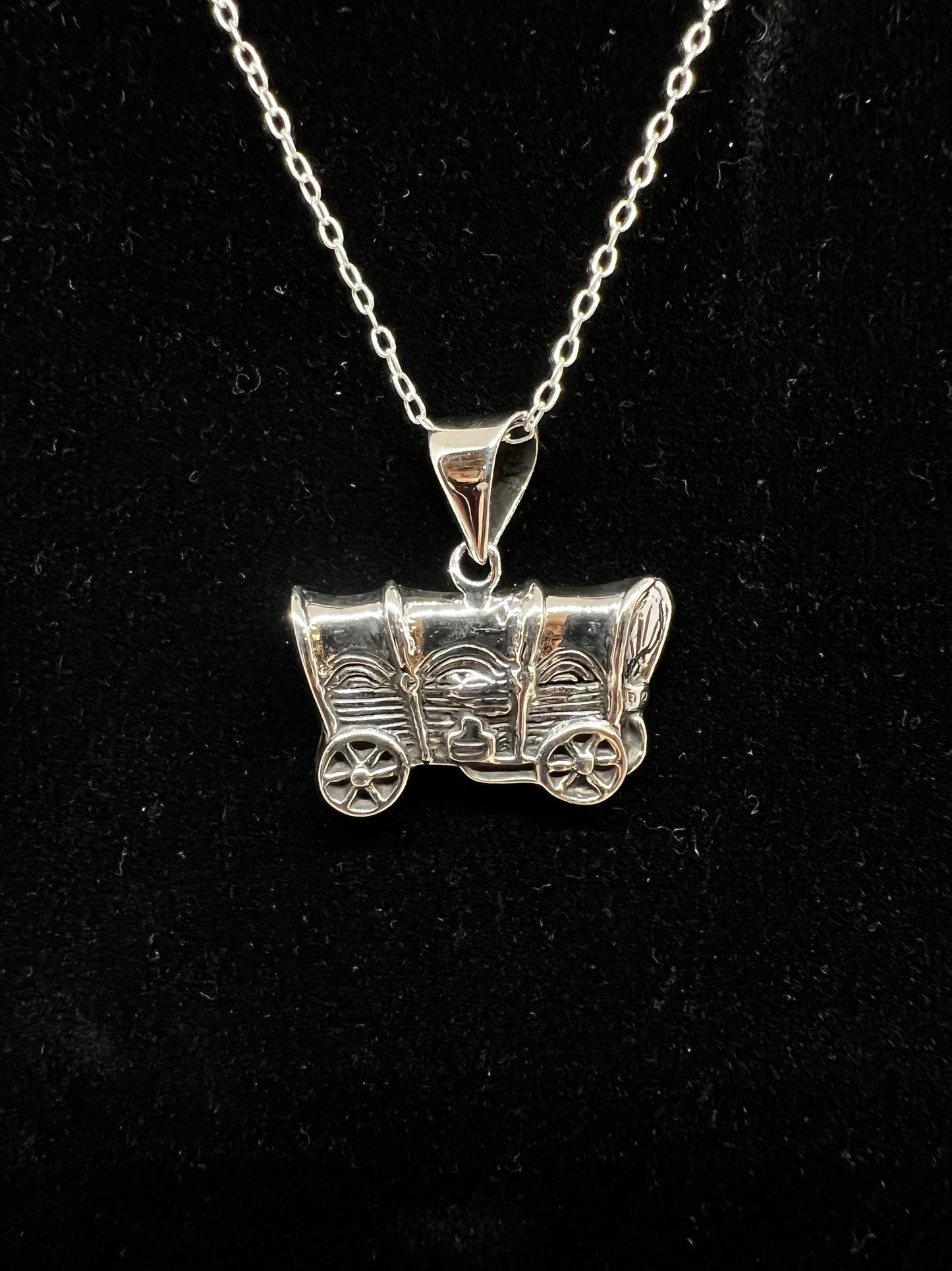 The Wagon Necklace