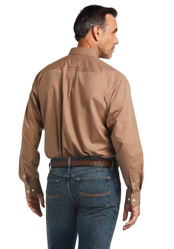 Ariat MEN'S Wrinkle Free Solid Classic Fit Shirt